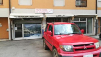 Pizzeria Amalfi outside