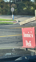 Annie&#x27;s Deli outside