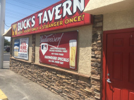 Bucks Tavern outside