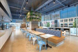 Mendocino Farms inside