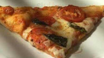 Serrano's Pizza food