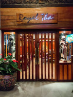 Royal Thai Cinnamon Lakeside outside