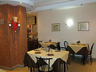 Trattoria Mezzaluna food