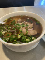 Le's Pho food