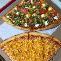 Evio's Pizza Grill food