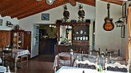 Osteria Grotto Cacciatori inside