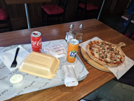 Ricos Take Away Pizzeria food