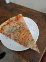 Sal's Pizzeria food