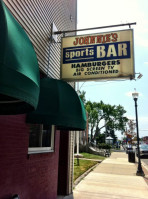 Downtown Johnnie's outside