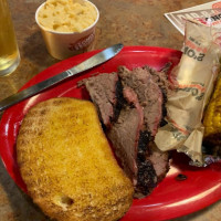 Bono's Pit Bar-B-Q food