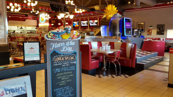 Jukebox Burgers & Bar Laitier food