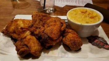 Dixie's Smokehouse Grill food