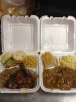 Pirogue's Cafe food