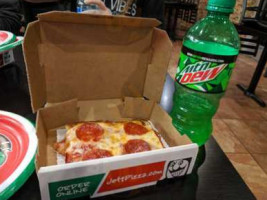 Jet's Pizza food