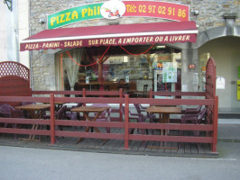 PIZZA PHIL inside