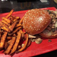 Red Robin Gourmet Burgers And Brews food