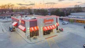 Freddy's Frozen Custard Steakburgers outside