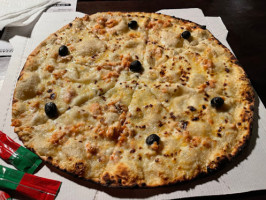 Le Point Pizza food