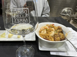 Lusso Della Terra Cellars food