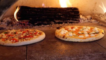 F.R.E.S.H Woodfired Pizza And Pasta food