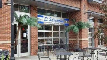 El Salvadoreno inside