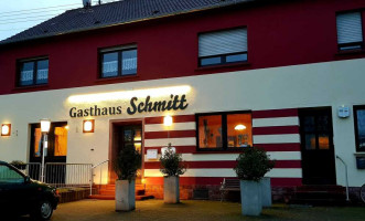 Paul Schmitt Gaststätte outside