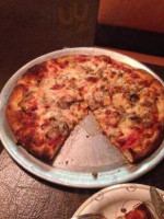 Ernie's Pizzeria food