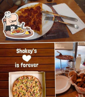 Shakey's Pizza Parlor food