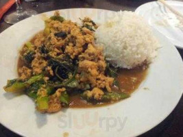 Simply Thai Bistro food