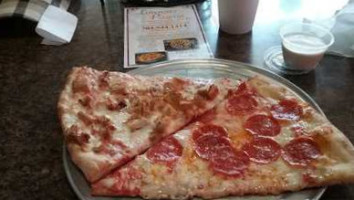 Lorenzo's Pizza food