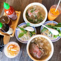 Simply Pho food