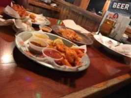 Hooters food