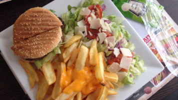 Burger Fernand food