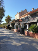 Auberge Des Glycines outside