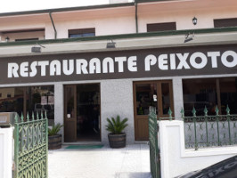 Peixoto outside