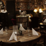 Gaestis Kafe Matsalar Mat