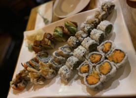 U-yee Sushi food