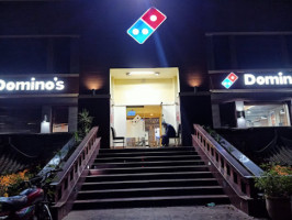 Domino's Pizza outside