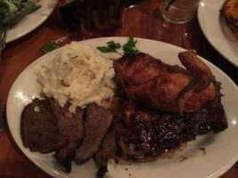 Claim Jumper Concord food