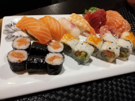 Guilin Sushi Bar Ristorante food