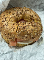 Jt's Bagel Hut food