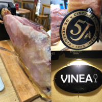 Vinea Vinoteca food