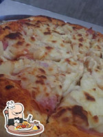 Bambino's Pizza food