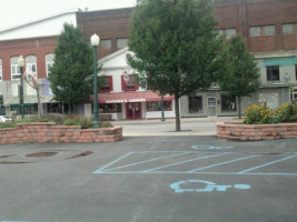 Gardners Candies outside