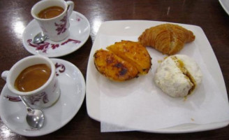 Pastelaria Clarinha food