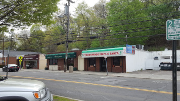 Bella Italia Deli outside