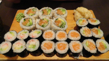 Sushi-Trier food