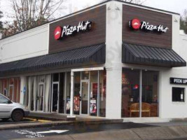 Pizza Hut outside