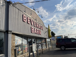 Beverage Barn outside