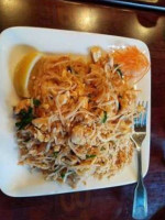 Tiparos Thai Cuisine Sushi food